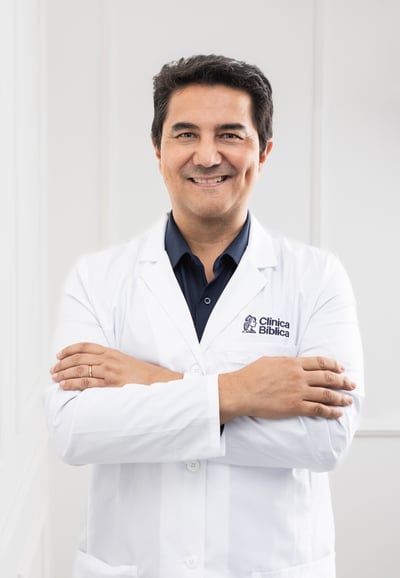 Fabián Madrigal Leer