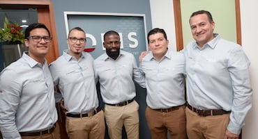 Equipo de odontólogos de Oris – Digital Dentistry en la sede Santa Ana del Hospital Clínica Bíblica, expertos en tecnología dental 3D.
