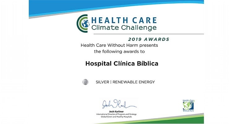 Certificado Silver de la Red Global de Hospitales Verdes y Saludables otorgado al Hospital Clínica Bíblica por su liderazgo en energías renovables.