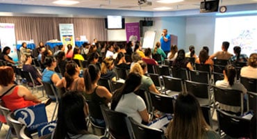 Más de 150 mujeres embarazadas participan en el taller educativo de maternidad impartido por especialistas en el Hospital Clínica Bíblica.