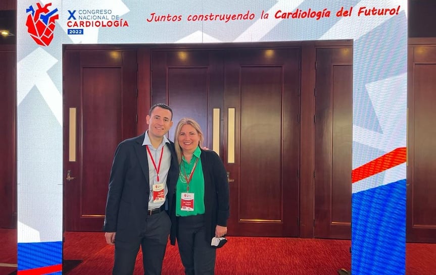 Especialistas del Hospital Clínica Bíblica posan en el X Congreso Nacional de Cardiología 2022
