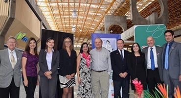 Representantes del programa Lazos durante la conmemoración del quinto aniversario de la Unidad Móvil Lazos