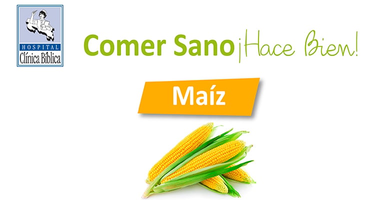 Granos de maíz amarillo con hojas verdes sobre fondo blanco.