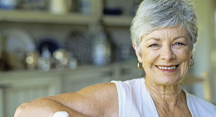 ¿Por qué se debe cuidar más el corazón en adultas mayores?