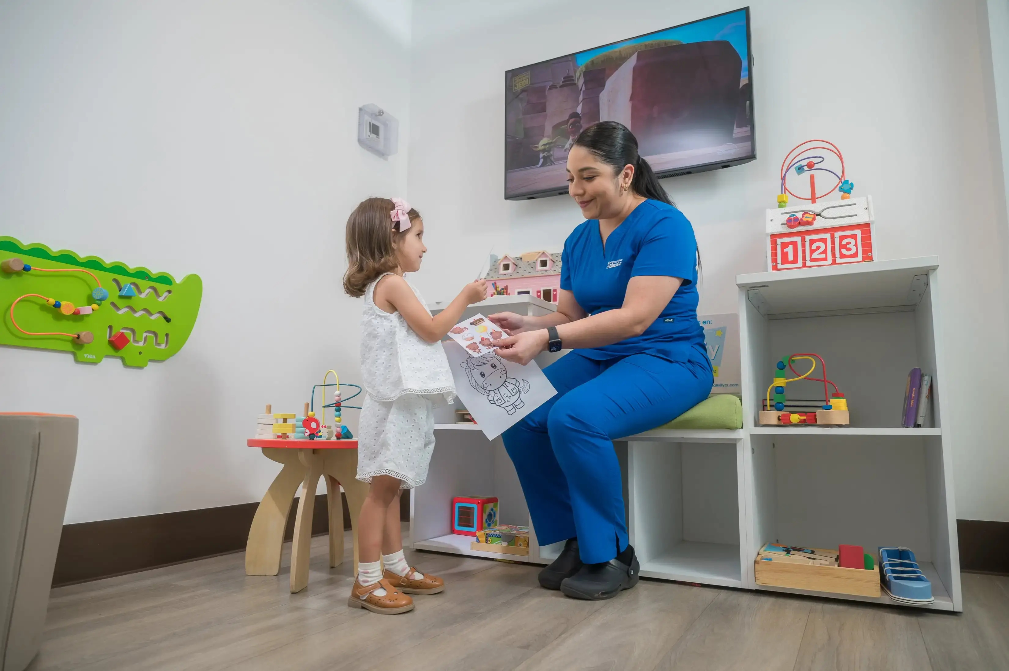 Pediatría en Clínica Bíblica: Emergencias 24/7, Especialistas y Espacios Exclusivos para sus hijos.