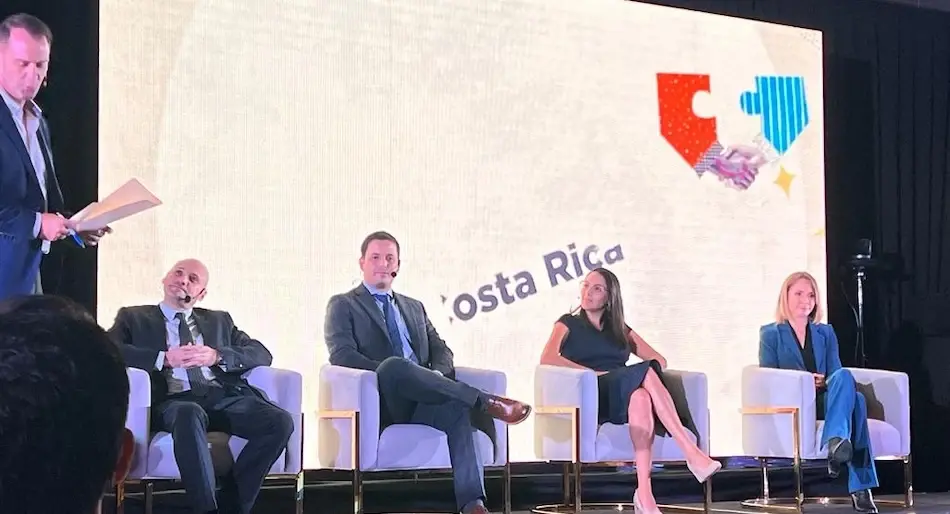El Centro para la Innovación del Hospital Clínica Bíblica participó en el Foro Nacional ELEVAR organizado por Pfizer