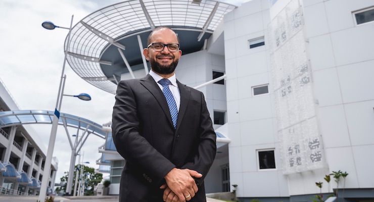 Tras 25 años Hospital Clínica Bíblica designa nuevo director general