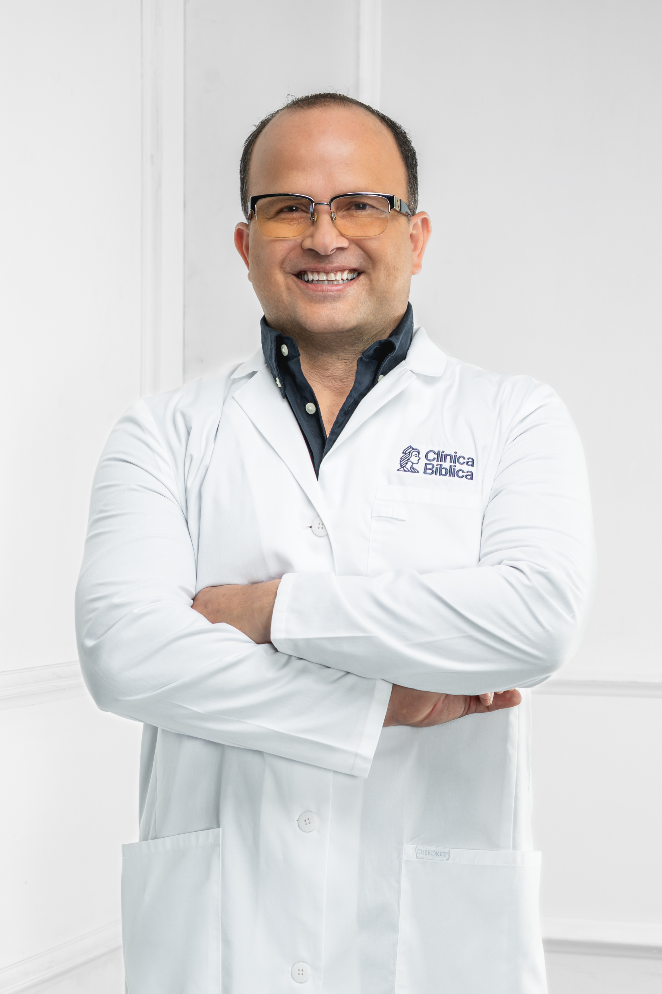 Dr. John Dumett Ruíz