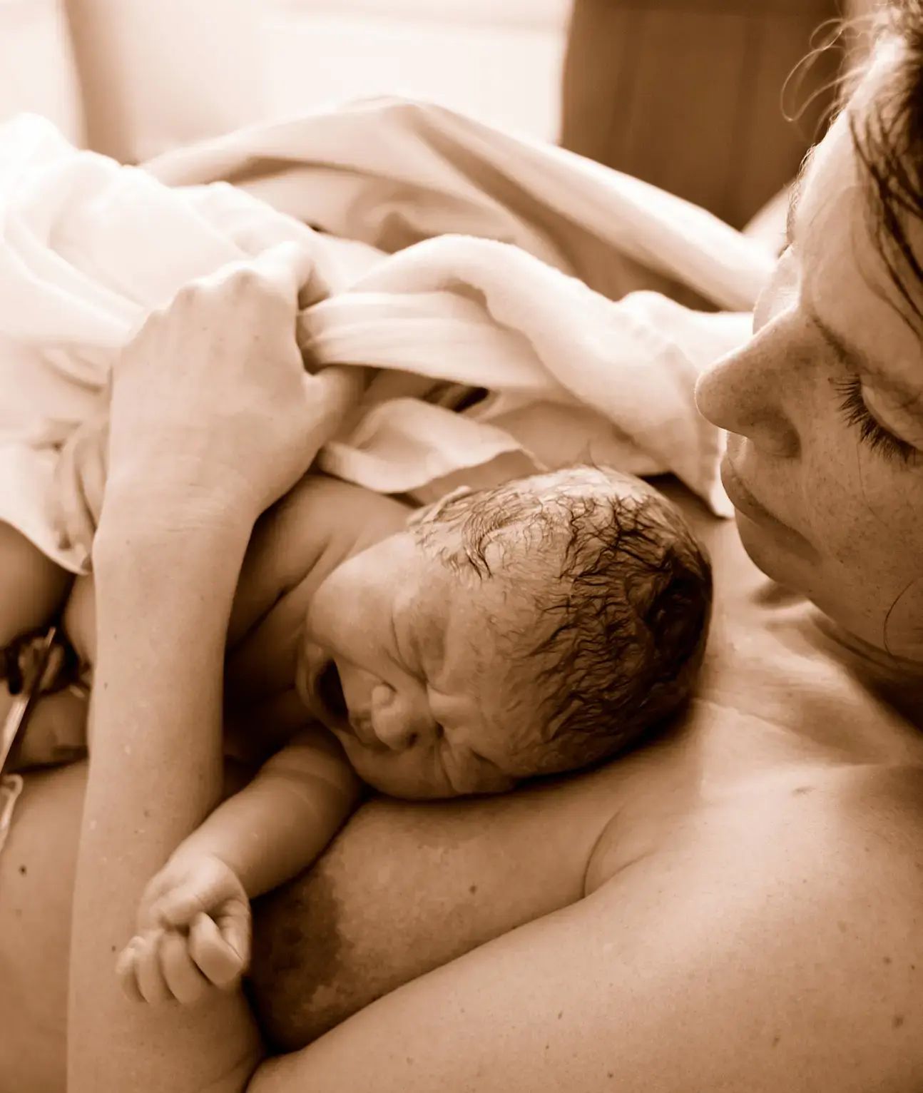 Atención al Recién Nacido Tras el Parto para una Salud Óptima