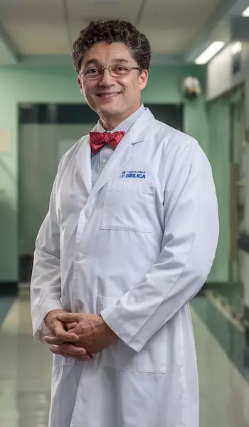 Dr. Alfio Piva Rodríguez - Especialista en Neurocirugía - Hospital Clínica Bíblica
