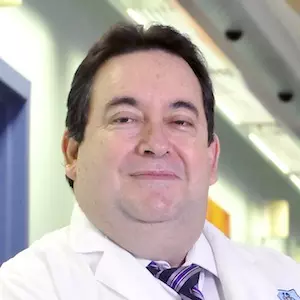 Dr. Carlos Eduardo León Solano - Specialist in General Urology - Hospital Clínica Bíblica
