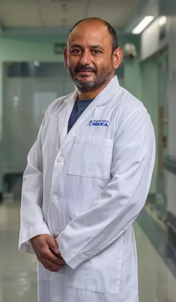 Dr. David Guevara Morales - Especialista en Microbiología - Hospital Clínica Bíblica