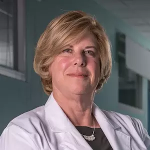 Dra. Josephine Hernández López - Especialista en Dermatología - Hospital Clínica Bíblica