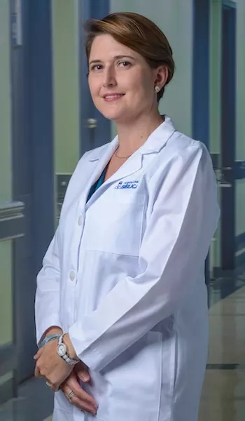 Dra. Marcela Martí Revelo - Especialista en Geriatría y Gerontología - Hospital Clínica Bíblica