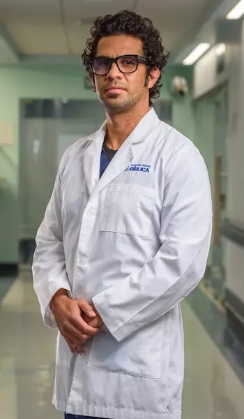 Dr. Silvio Espinoza García - Especialista en Microbiología - Hospital Clínica Bíblica