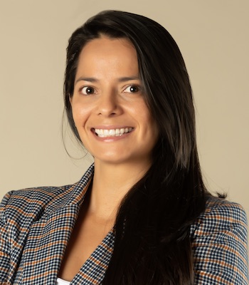 Carolina Cambronero, Lic. Farmacia y Msc. Administración con Énfasis de Mercadeo
