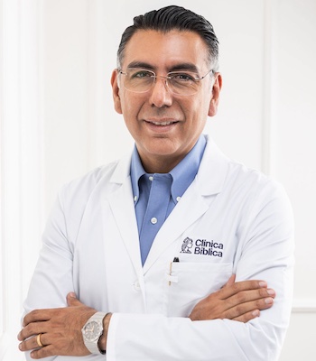 Dr. Adrián Cáceres Chacón - Especialista en Neurocirugía Pediátrica - Hospital Clínica Bíblica