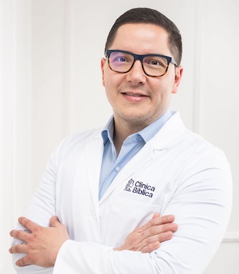 Dr. Adrián Guzmán Ramírez - Especialista en Oncología - Hospital Clínica Bíblica