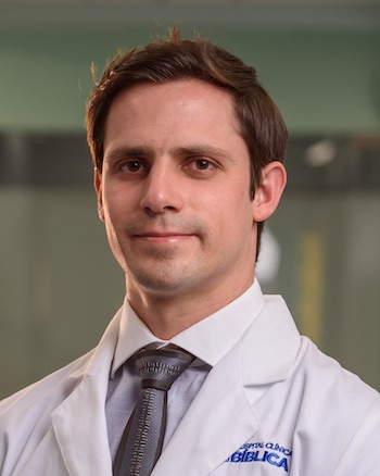 Dr. Adrián Brenes Pimentel - Especialista en Medicina Interna - Hospital Clínica Bíblica