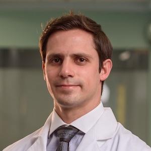 Dr. Adrián Brenes Pimentel - Especialista en Medicina Interna - Hospital Clínica Bíblica