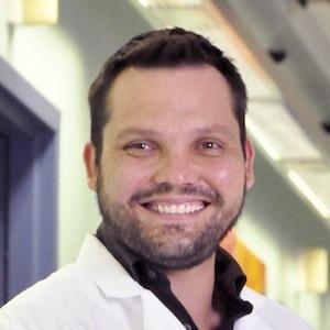 Dr. Alberto González Arrieta - Especialista en Odontología - Hospital Clínica Bíblica