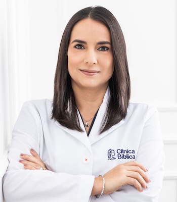 Dra. Ana María Muñoz Barrionuevo - Especialista en Oftalmolgía - Hospital Clínica Bíblica