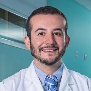 Dr. Danilo Garzona Navas - Especialista en Urología - Hospital Clínica Bíblica