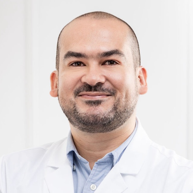 Dr. Dennis Brenes Redondo - Especialista en Oncología - Hospital Clínica Bíblica