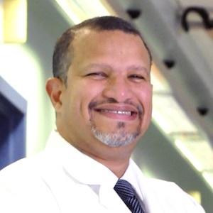 Dr. Enrique Sánchez Vuelvas - Especialidad en Oftalmología - Hospital Clínica Bíblica