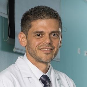 Dr. Ernesto Pérez Gutiérrez - Especialidad en Ortopedia y Traumatología - Hospital Clínica Bíblica