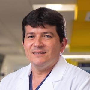 Dr. Franklin Mora Salazar - Especialidad en Odontología - Hospital Clínica Bíblica