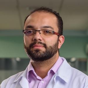 Dr. Jorge Arturo Villalobos M. - Especialidad en Farmacia - Hospital Clínica Bíblica