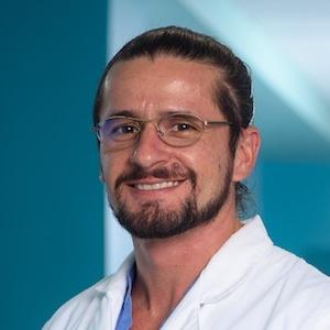Dr. José Rafel Rojas Solano - Especialidad en Neumología - Hospital Clínica Bíblica