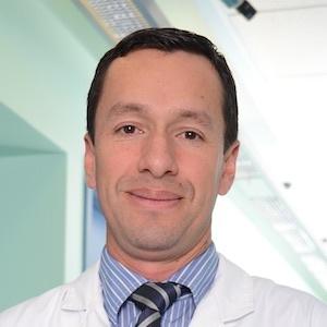 Dr. Juan Carlos Gutiérrez Hernández - Especialidad en Oftalmología - Hospital Clínica Bíblica