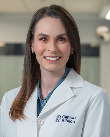 Dra. Kristyn Navarrete Arias - Especialista en Otorrinolaringología - Hospital Clínica Bíblica