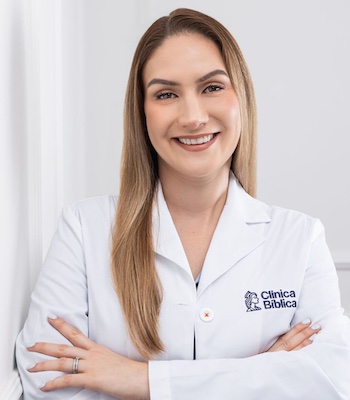 Dra. Laura Porras Zúñiga - Especialista en Urología General - Hospital Clínica Bíblica