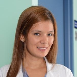Dra. Marcela Zapata Solórzano - Especialidad en Odontología - Hospital Clínica Bíblica