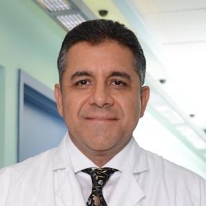 Dr. Mario Moreira Villalaz
