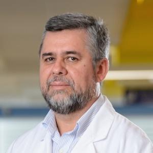Dr. Oscar Aymerich Aubert - Especialidad en Ginecología y Obstetricia - Hospital Clínica Bíblica