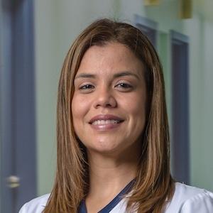 Paula Mora Vargas - Especialidad en Terapia Física - Hospital Clínica Bíblica
