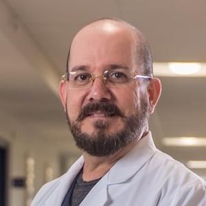 Dr. Rafael Guerra León - Especialidad en Medicina Interna - Hospital Clínica Bíblica