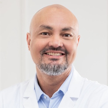 Dr. Raúl Mora Rojas- Especialista en Ortopedia y Traumatología - Hospital Clínica Bíblica