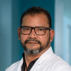 Dr. Roy López Arias - Especialista en Urología - Hospital Clínica Bíblica