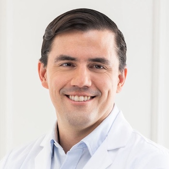 Dr. Santiago Manzanal Quesada - Especialista en Ortopedia y Traumatología - Hospital Clínica Bíblica