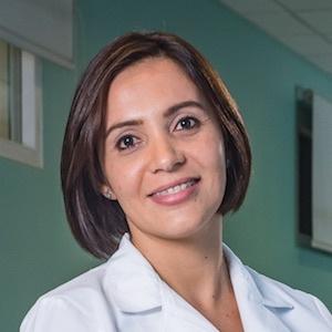 Dra. Verónica Guzmán Ordoñez - Especialidad en Odontología - Hospital Clínica Bíblica