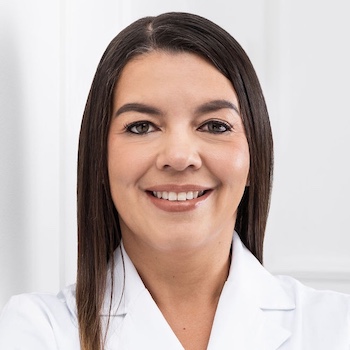 Dra. Yendry Moreno Cordero - Especialista en Geriatría y Gerontología - Hospital Clínica Bíblica