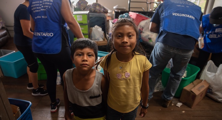 Programa de Acción Social celebra el Día del Voluntariado, visitando el albergue Jü Cabécar, ubicado en Turrialba