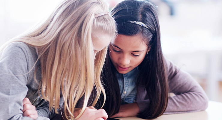 niñas jugando niñas jugando