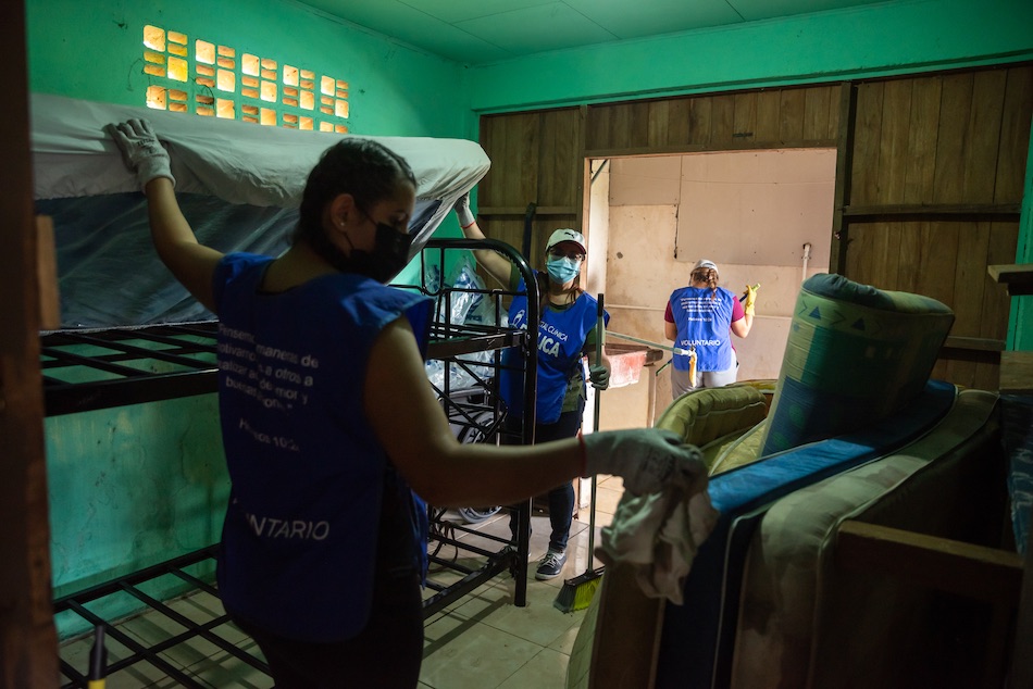 Albergue brinda hospedaje a población indígena que camina hasta seis días para recibir atención médica 