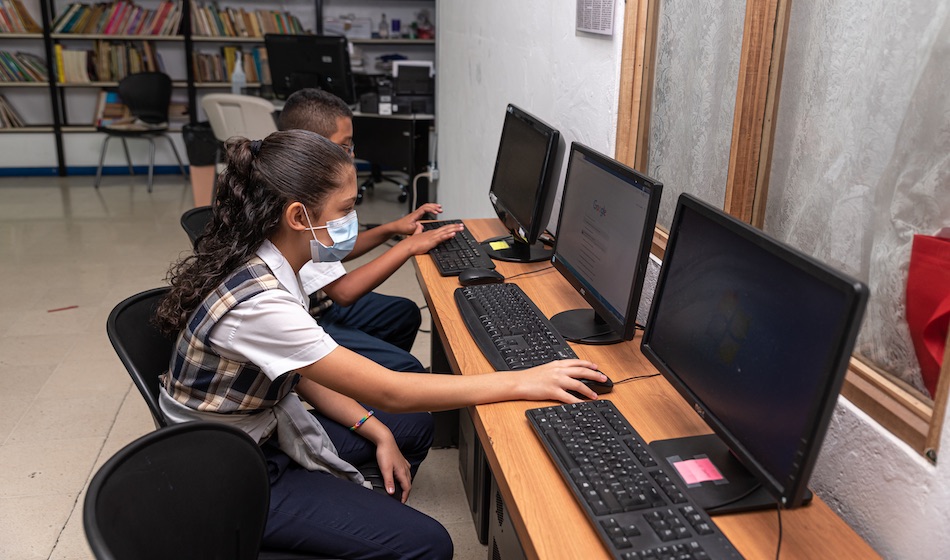 Apoyo de Programa de Acción Social impactó comunidad estudiantil de más de 400 niños 